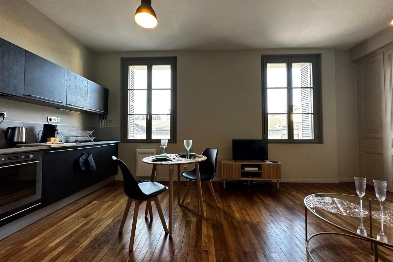 Le Magistral Beautiful One-Bedroom Apartment In The Historic Heart Of Тур Екстериор снимка